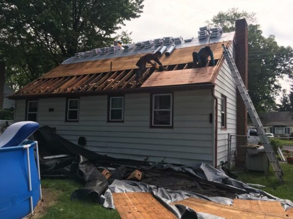 Roofers in Pasadena